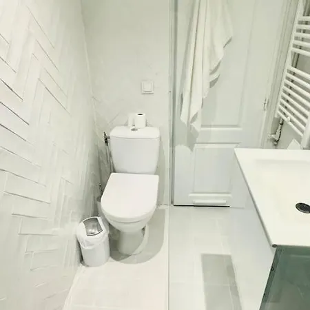 3 People Voltaire-saint Ambroise Apartment Paris