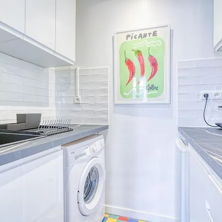 Apartment 3 People Voltaire-saint Ambroise Paris
