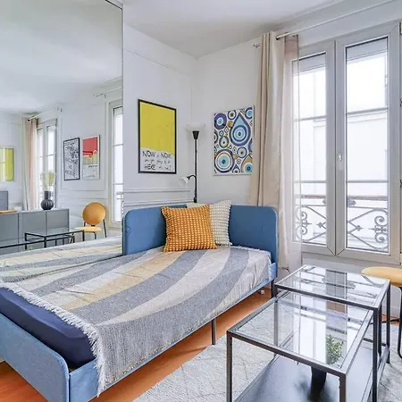 3 People Voltaire-saint Ambroise Paris